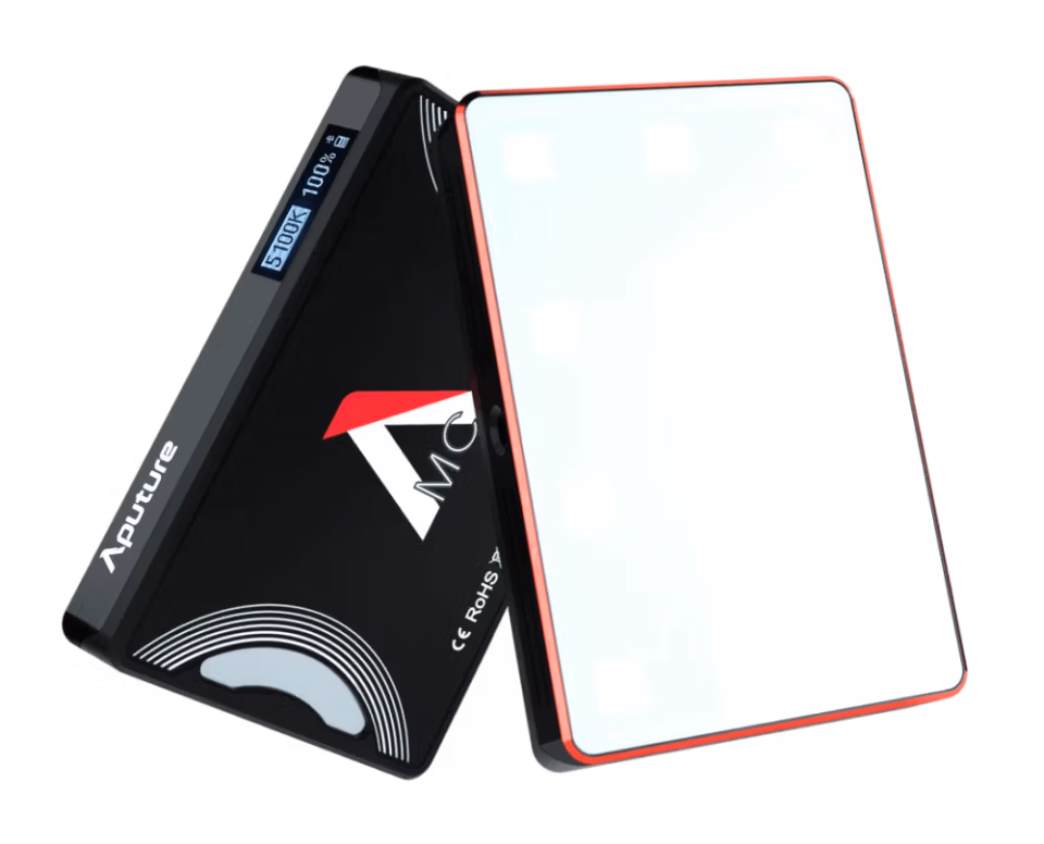 Накамерне світло Aputure MC RGBWW Mini LED (APA0142A10) 13 Світильник Aputure MC у вертикальному положенні з дисплеєм 5100K та рівнем заряду 100%