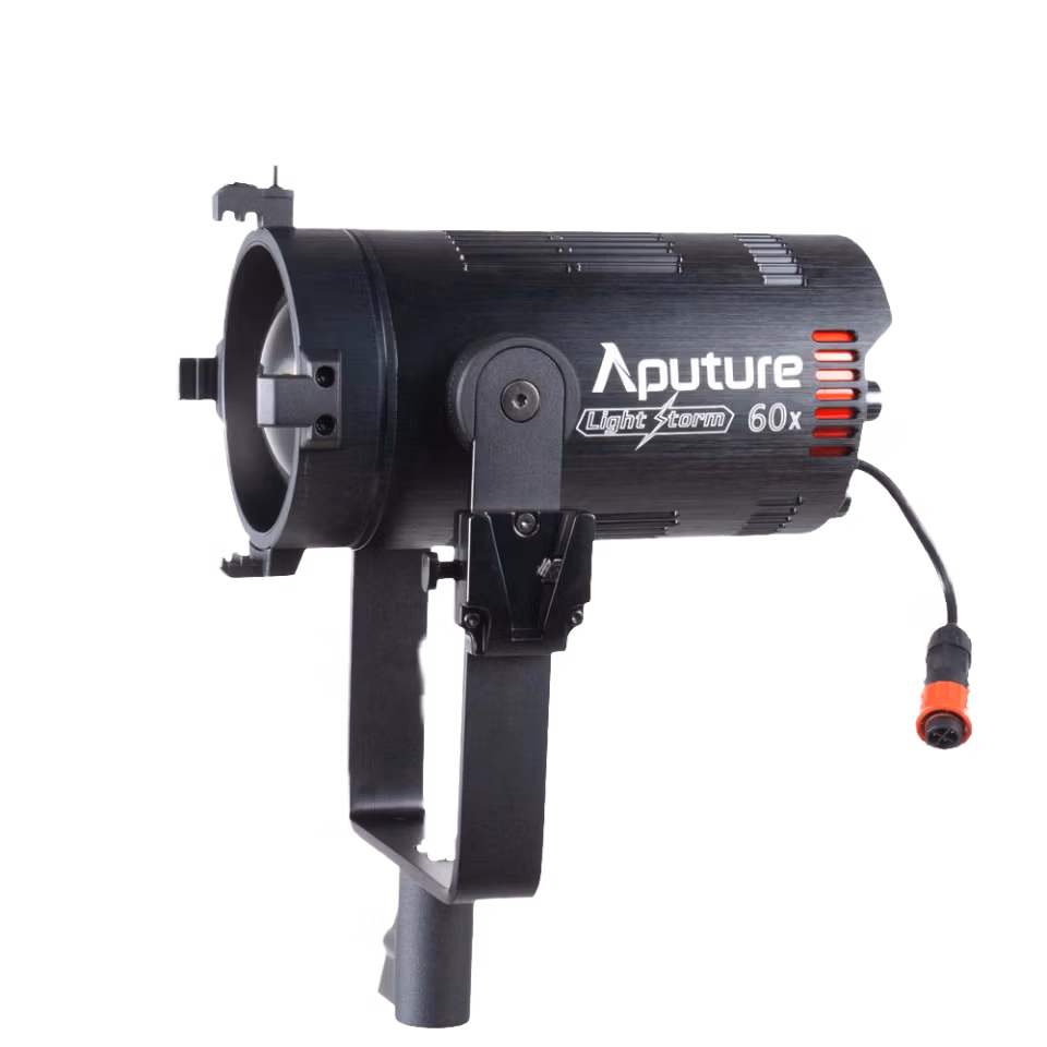 Світильник Aputure LS 60x із 4-контактним роз'ємом живлення постійного струму на корпусі