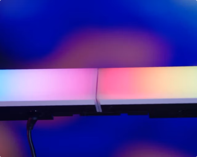 Набір LED панелей Aputure INFINIBAR PB6 4-Light Kit (APM0300AX7) 5 Два з’єднаних світлодіодних прилади INFINIBAR з піксельним керуванням кольору демонструють плавний райдужний градієнт